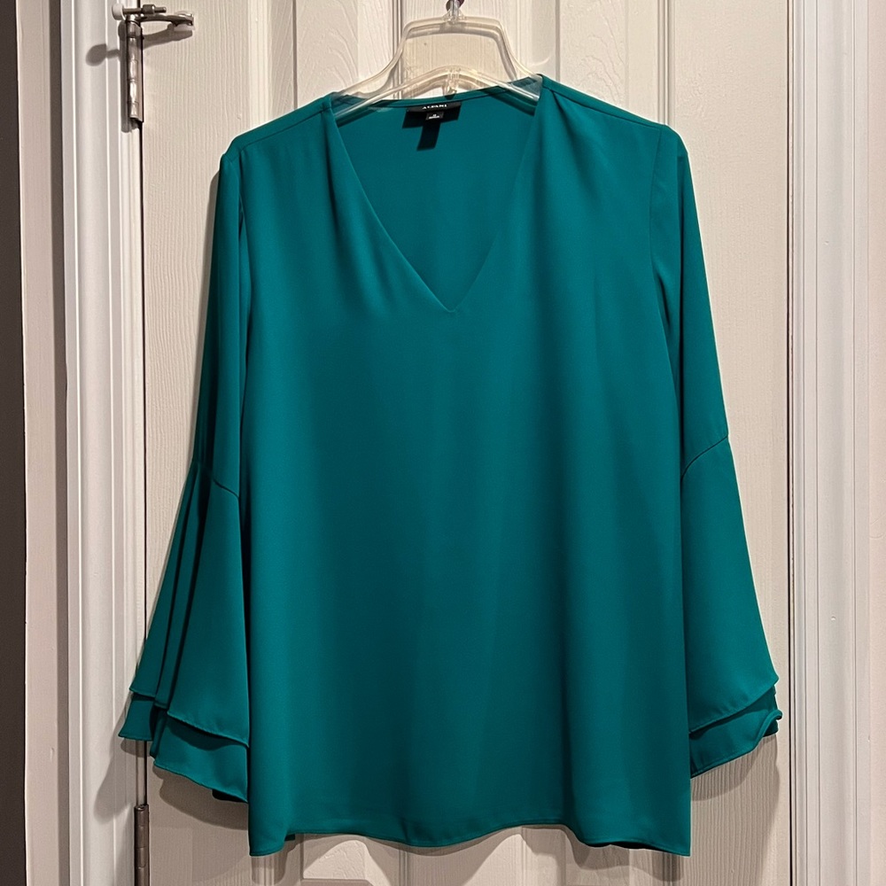 Alfani Bell Sleeve V-neck Tunic in Green size 12